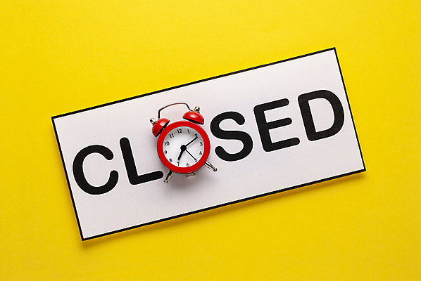 포토 JPG 해외이미지 배너 시계 사람없음 빨간색 단어 노란색 상점 시간 상업 공포 종료 마감 카운트다운 해외202004 해외포토 문자 컬러 파일형식 이미지허브