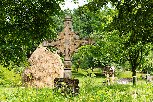 포토 JPG 해외이미지 전통 꽃 종교 문화 여행 건축양식 하늘 지붕 휴가 산 주택 경사 사람없음 건물 목재 장식 문 정원 바위 영혼 역사 심볼 박물관 수도원 루마니아 수녀원 수목 옛날 트란실바니아 해외202004 해외포토 나무 식물 건축물 건축 유럽 재료 돌_바위 파일형식 이미지허브