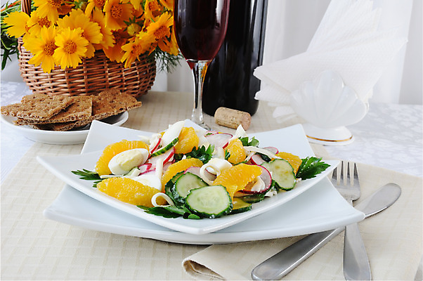 포토 JPG 해외이미지 라이프스타일 식기 꽃 음식 빵 포크 다이어트 채소 오렌지 양파 오이 치즈 파슬리 사람없음 바구니 와인 저녁식사 샐러드 식탁보 신선 칼 허브 향신료 냅킨 서빙 칼로리 성분 내추럴 점심식사 해외202004 해외포토 식물 과일 유제품 주류 건강 생활 식사 향미료 파일형식 이미지허브