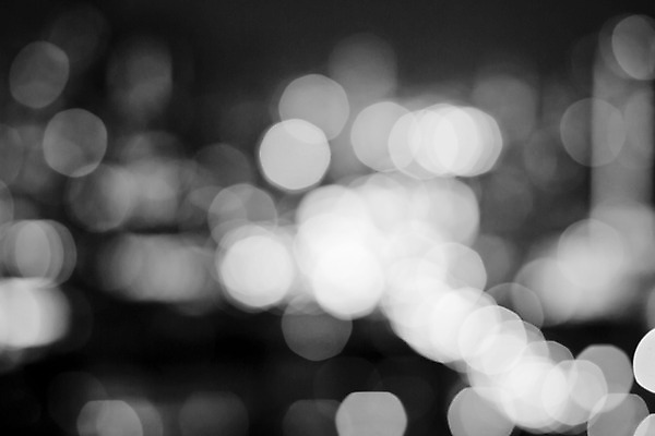 포토 JPG 해외이미지 디자인 패턴 부분 추상 사람없음 파란색 빛 반짝임 컬러풀 노란색 검은색 어둠 경기장 거품 광선 점 원형 황금 은색 야간 소프트포커스 질감 디스코 빛망울 광 블러 효과 해외202004 해외포토 자연요소 도형 음악 컬러 무늬 스포츠시설 모션 촬영기법 춤 파일형식 이미지허브