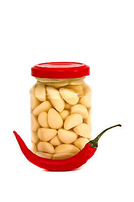 포토 JPG 해외이미지 음식 백그라운드 다이어트 채소 재료 유리 건강 마늘 요리 사람없음 빨간색 주방 샐러드 가을 흰색 항아리 사발 상품 컨테이너 향신료 유기농 피클 후추 통조림 고립 절임 채식주의자 해외202004 해외포토 웰빙 계절 산업 컬러 재질 도자기 사기그릇 채식 향미료 파일형식 이미지허브