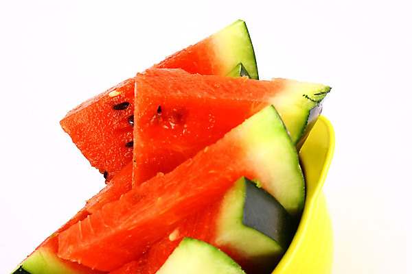 포토 JPG 해외이미지 과일 수박 근접촬영 사람없음 빨간색 초록색 신선 수박조각 해외202004 해외포토 뷰포인트 컬러 조각 파일형식 이미지허브