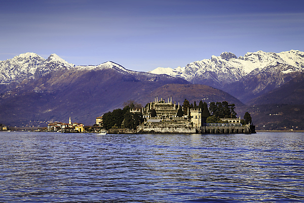 포토 JPG 해외이미지 호수 섬 산 풍경 사람없음 물 관광지 반사 정원 이탈리아 역사 천연기념물 피에몬테 해외202004 해외포토 자연요소 유럽 여행 파일형식 이미지허브
