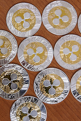 포토 JPG 해외이미지 물결 컨셉 돈 인터넷 비즈니스 탁자 사람없음 목재 금융 경제 빛 반사 쌓기 금속 디지털 동전 저축 그물 시장 암호 사이버 심볼 투자 상승 전자 가상 가상화폐 획기적 해외202004 해외포토 나무 가구 재료 모션 재질 재산 파일형식 이미지허브