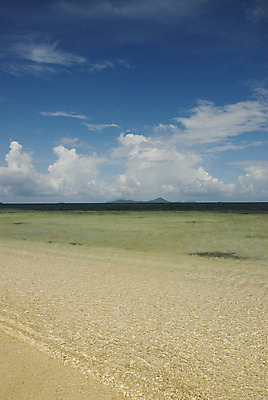 포토 JPG 해외이미지 구름 모래 바다 섬 여행 하늘 휴가 사람없음 물 파란색 관광지 석호 해외202004 해외포토 자연요소 컬러 파일형식 이미지허브