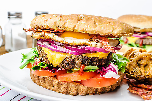 포토 JPG 해외이미지 음식 백그라운드 토마토 채소 양파 치즈 샌드위치 육류 요리 사람없음 빨간색 초록색 계란 식사 저녁식사 샐러드 소고기 튀김 햄버거 흰색 신선 클래식 그릴 상추 바비큐 속도 깨 베이컨 패티 점심식사 고립 번 치즈버거 해로움 해외202004 해외포토 빵 컬러 컨셉 식재료 주방용품 유제품 패스트푸드 돼지고기 알 조미료 파일형식 이미지허브