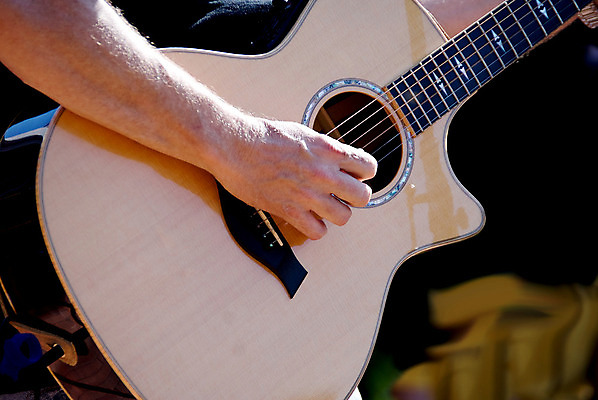 포토 JPG 해외이미지 손 줄 음악 노래 손가락 놀이 사람 사람없음 목재 화목 소리 콘서트 공연 연주자 음악가 무대 기구 기타 악단 클래식 예술가 오디오 목 팔 기타리스트 재즈 멜로디 뮤지컬 블루스 플레이어 스타일 해외202004 해외포토 나무 직업 컨셉 재료 현악기 문화예술 이벤트 신체부위 전자제품 파일형식 이미지허브