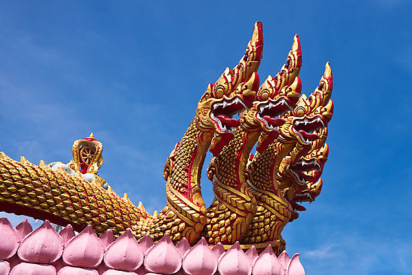 포토 JPG 해외이미지 전통 외관 아시아 조각 불교 건축양식 태국 미술 동양인 사람없음 장식 조각상 숫자 용 황금 심볼 동쪽 엘리먼트 해외202004 해외포토 문자 건축 나라 종교 문화예술 인종 조형물 방향 파일형식 이미지허브