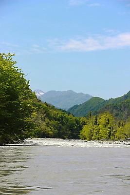 포토 JPG 해외이미지 여행 백그라운드 십자가 자연 하늘 휴가 산 파노라마 풍경 사람없음 야외 초록색 여름 강 햇빛 태양 마을 계곡 일몰 봄 숲 언덕 내추럴 절정 조지아 해외202004 해외포토 자연요소 계절 컬러 촬영기법 노을 생태계 동유럽 파일형식 이미지허브