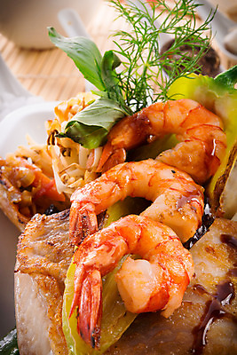 포토 JPG 해외이미지 전통 접시 아시아 문화 음식 바다 다이어트 채소 태국 탁자 밥 양파 새우 콩 건강 어류 요리 동양인 사람없음 초록색 노란색 주방 식당 일본 식사 저녁식사 중국 봄 초밥 튀김 사발 설탕 먹기 레몬 해산물 날것 롤 연어 점심식사 채식주의자 해외202004 해외포토 식기 계절 나라 컬러 가구 과일 모션 곡류 갑각류 인종 상점 수중동물 사기그릇 채식 일본음식 파일형식 이미지허브