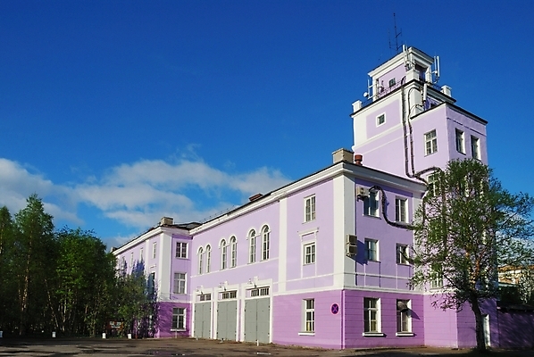 포토 JPG 해외이미지 건축양식 창문 안테나 사람없음 건물 여름 도시풍경 탑 도시 아스팔트 복고 대문 해외202004 해외포토 건축물 계절 건축 도로 통신 풍경 문 파일형식 이미지허브
