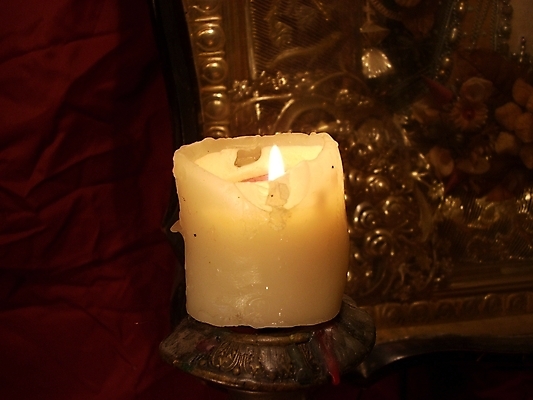 포토 JPG 해외이미지 디자인 종교 백그라운드 패턴 사람없음 장식 책 빨간색 빛 믿음 금속 성경 골동품 덮개 신용카드 성자 실크 철 복고 촛대 신성 청동 목각 신앙심 옛날 원고 정물화 해외202004 해외포토 감정 컬러 무늬 종교용품 재질 금융 뚜껑 직물 그림 파일형식 이미지허브