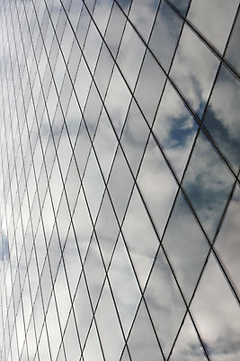 포토 JPG 해외이미지 산업 돈 비즈니스 창문 하늘 사람없음 건물 그래픽 사무실 탑 고층빌딩 프랑스 도시 업무 상업 천연기념물 파리(프랑스) 해외202004 해외포토 건축물 유럽 빌딩 작업 재산 파일형식 이미지허브