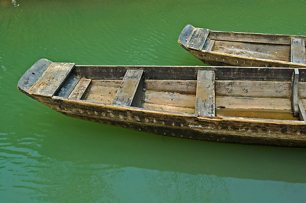 포토 JPG 해외이미지 호수 여행 이동 요트 교통시설 자연 낚시 풍경 사람없음 야외 목재 물 강 운동 항구 계곡 침묵 고요 수확 골동품 시골 연못 보트 개울 숲 나룻배 함선 운하 카누 노젓기 포트 닻 네비게이션 뗏목 철책 해외202004 해외포토 자연요소 나무 교통수단 교통 컨셉 농업 배_교통 재료 모션 레저 건강 소리 수상스포츠 시설 생태계 파일형식 이미지허브