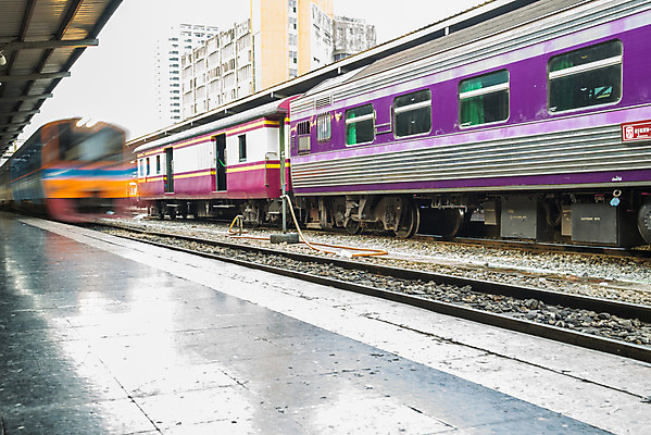 포토 JPG 해외이미지 여행 백그라운드 이동 비즈니스 창문 교통시설 모션 사람없음 기차 도시 전철 소프트포커스 속도 블러 선로 통근 해외202004 해외포토 육상교통 교통 컨셉 대중교통 촬영기법 시설 출근 파일형식 이미지허브