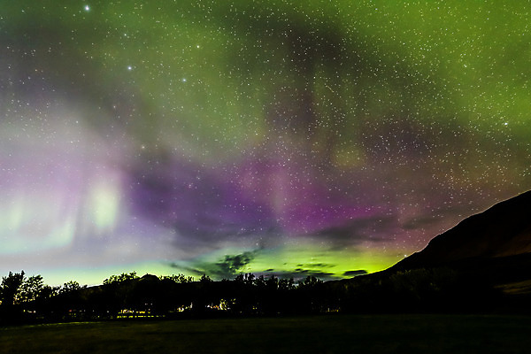 포토 JPG 해외이미지 별 여행 겨울 자연 하늘 전등 아이슬란드 사람없음 초록색 빛 태양 우주 야간 북극 천문학 북쪽 오로라 해외202004 해외포토 자연요소 계절 교육 유럽 컬러 자연현상 조명 극지방 방향 생태계 파일형식 이미지허브