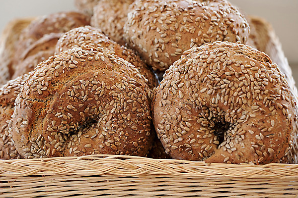 포토 JPG 해외이미지 음식 다이어트 건강 씨앗 사람없음 야외 가로 갈색 빵집 껍질 신선 맛 아침식사 먹기 덩어리 내추럴 번 오트밀 해외202004 해외포토 식물 빵 컬러 컨셉 모션 상점 식사 파일형식 귀리 이미지허브