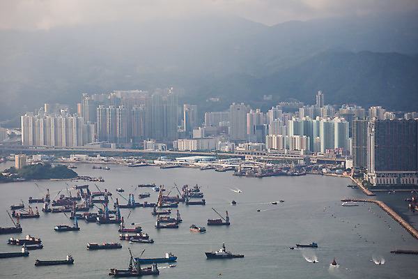 포토 JPG 해외이미지 구름 전통 아시아 문화 바다 섬 여행 비즈니스 건축양식 하늘 산 파노라마 동양인 풍경 사람없음 건물 물 금융 파란색 도시풍경 사무실 탑 항구 맑음 고층빌딩 중국 흰색 도시 만 보트 센터 도심 장면 지역 타운 홍콩 스카이라인 해외202004 해외포토 자연요소 건축물 건축 나라 컬러 배_교통 교통시설 날씨 촬영기법 인종 빌딩 경제 파일형식 이미지허브