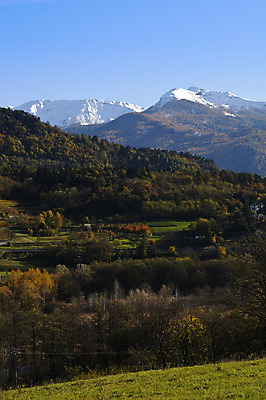 포토 JPG 해외이미지 나무 계절 잎 밭 오렌지 자연 풍경 사람없음 야외 목재 초록색 파란색 컬러풀 갈색 노란색 가을 시골 숲 언덕 알프스 내추럴 절정 해외202004 해외포토 식물 유럽 컬러 농업 과일 재료 생태계 파일형식 이미지허브
