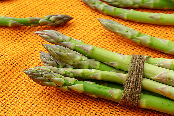 포토 JPG 해외이미지 식물 계절 창 음식 줄기 백그라운드 다이어트 채소 오렌지 재료 건강 요리 사람없음 초록색 식사 봄 샐러드 신선 다발 삼베 준비 유기농 아스파라거스 날것 내추럴 고립 생식 채식주의자 비건 해외202004 해외포토 웰빙 무기 컬러 과일 채식 파일형식 천_직물 이미지허브