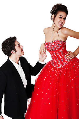 포토 JPG 해외이미지 백인 1 커플 드레스 행복 프로포즈 2 관계 함께함 숙이기 사랑 미소 사람 동양인 정장 소년 두명 10대 빨간색 유행 손잡기 검은색 축하 가운 쌍 날짜 우아함 무릎 무도회 정중 혼혈 해외202004 해외포토 서양인 옷 남자 감정 어린이 컬러 포즈 컨셉 모션 청소년 표정 인종 신체부위 다문화 파일형식 이미지허브