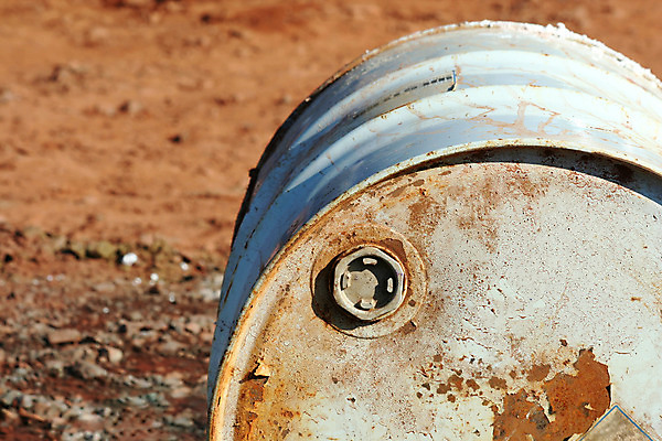 포토 JPG 해외이미지 산업 사람없음 금속 수확 컨테이너 부식 드럼 수납 옛날 해외202004 해외포토 농업 재질 타악기 파일형식 이미지허브