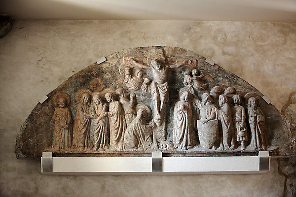 포토 JPG 해외이미지 외관 종교 조각 건축양식 미술 사람없음 건물 성당 교회 이탈리아 바위 원형 중세 중앙 그림 아치 대문 대성당 베네치아 안심 발견 로마네스크 르네상스 앙트레 옛날 정문 지진 해외202004 해외포토 도형 건축물 건축 유럽 종교건축 문화예술 육류 문 돌_바위 역사 자연재해 파일형식 이미지허브