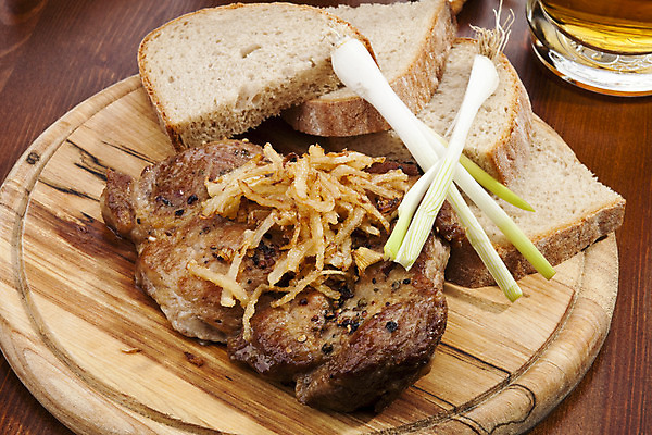 포토 JPG 해외이미지 접시 음식 조각 채소 콩 육류 돼지고기 스테이크 요리 사람없음 빨간색 초록색 식당 식사 저녁식사 기쁨 중앙 그릴 바비큐 강의 지중해 만족 후추 버터 점심식사 등심 정중 해외202004 해외포토 식기 감정 바다 컬러 컨셉 식재료 주방용품 곡류 서양음식 상점 향신료 파일형식 이미지허브