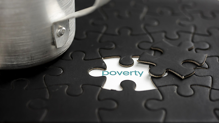 포토 JPG 해외이미지 음식 컨셉 돈 거리 사람 사람없음 경제 세계 지갑 가난 은퇴 기아 배고픔 주기 노숙자 소셜 옛날 우울증 위기 헬프 자선단체 해외202004 해외포토 모션 도움 그룹 재산 질병 사회이슈 자선 파일형식 이미지허브