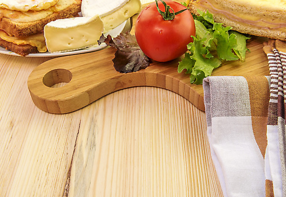 포토 JPG 해외이미지 전통 접시 유럽 음식 조각 토마토 탁자 샌드위치 요리 사람없음 수건 주방 식사 샐러드 장비 신선 닫기 맛 아침식사 자르기 햄 프랑스어 해외202004 해외포토 문자 식기 나라 가구 컨셉 채소 모션 육류 위생용품 파일형식 이미지허브