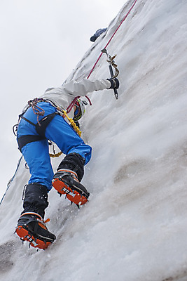 포토 JPG 해외이미지 구름 1 여자 남자 유럽 밧줄 스포츠 여행 컨셉 겨울 자연 하늘 성공 산 건강 한명 사람 풍경 야외 가로 운동 햇빛 태양 얼음 하이킹 추위 고독 정상 산등성이 빙하 알프스 노력 지역 역경 염원 절정 정복 해외202004 해외포토 자연요소 계절 감정 나라 줄 레저 생태계 파일형식 이미지허브