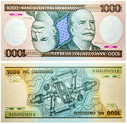 포토 JPG 해외이미지 1 종이 여행 지폐 돈 비즈니스 사람없음 금융 경제 쪽지 미국 저축 흰색 주식 수집 소중 심볼 투자 상업 결제 남쪽 계산서 빚 고립 수입 해외202004 해외포토 컬러 컨셉 북아메리카 재산 방향 파일형식 이미지허브