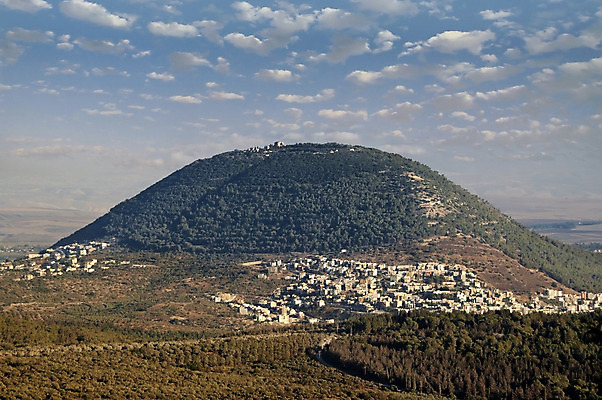 포토 JPG 해외이미지 기독교 종교 건축양식 산 사람없음 야외 성당 교회 마을 계곡 성경 바위 기도 예수 영혼 중세 역사 성자 중앙 땅 신성 지역 수도원 유대인 동쪽 천연기념물 바실리카 보호구역 수녀원 숭배 아랍어 옛날 이스라엘 팔레스타인 해외202004 해외포토 건축 중동 종교용품 종교건축 돌_바위 신_종교 방향 서아시아 구역 파일형식 이미지허브