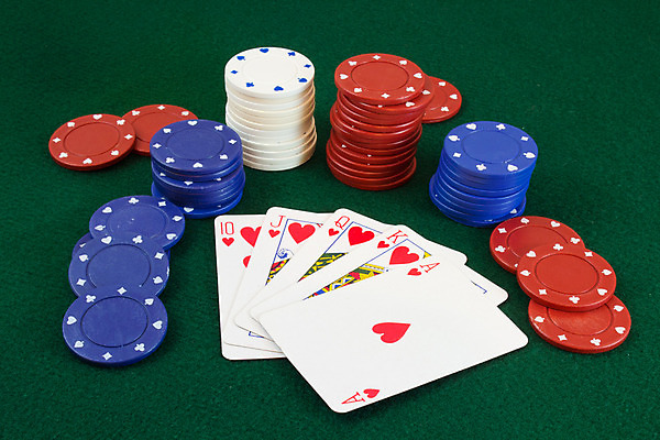 포토 JPG 해외이미지 손 사람없음 게임 우승 신용카드 행운 도박 냄비 카지노 포커 해외202004 해외포토 컨셉 놀이 신체부위 금융 최고 트럼프 솥 파일형식 이미지허브