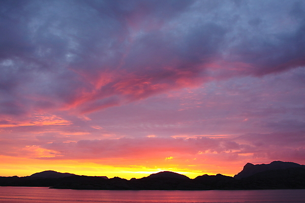 포토 JPG 해외이미지 나무 구름 실루엣 유럽 파도 바다 여행 백그라운드 오렌지 건축양식 자연 하늘 날씨 휴가 산 풍경 사람없음 야외 빨간색 물 여름 파란색 빛 컬러풀 햇빛 태양 반사 노란색 일출 맑음 황혼 일몰 봄 새벽 보트 황금 스카이라인 수평선 해외202004 해외포토 자연요소 식물 계절 건축 나라 컬러 배_교통 과일 촬영기법 노을 생태계 파일형식 이미지허브