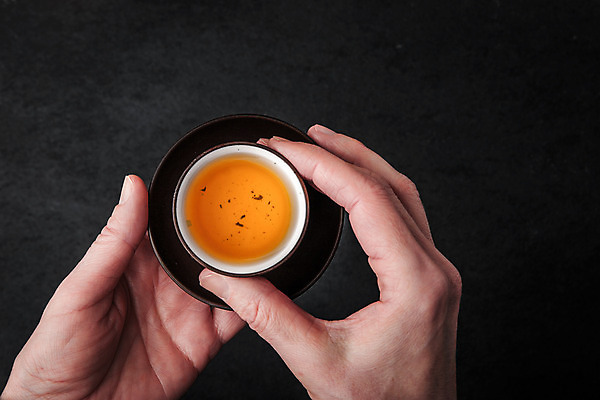 포토 JPG 해외이미지 백그라운드 탁자 관리 사람없음 컵 물 갈색 노란색 중국 회색 흰색 잡기 컵받침 질감 석판 해외202004 해외포토 자연요소 식기 아시아 컬러 가구 모션 받침대 파일형식 이미지허브