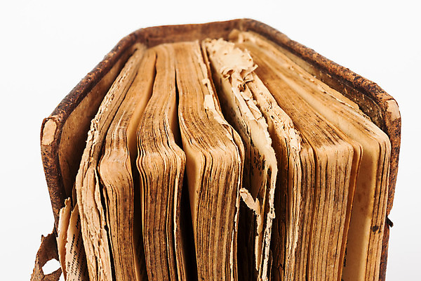 포토 JPG 해외이미지 기독교 종교 종이 문화 십자가 텍스트 사람없음 책 노란색 교회 성경 골동품 덮개 흰색 기도 시간 오픈 도서관 가죽 오브젝트 싱글 문서 문학 증거 신성 고립 복음 옛날 해외202004 해외포토 교육 컬러 종교용품 종교건축 건물 뚜껑 파일형식 이미지허브