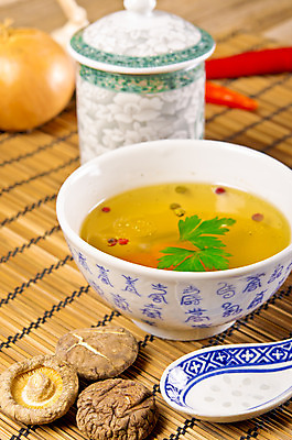 포토 JPG 해외이미지 접시 음료 음식 백그라운드 겨울 다이어트 채소 오렌지 고추 따뜻함 건강 육류 요리 사람없음 초록색 주방 식사 저녁식사 치킨 중국 당근 소고기 흰색 뜨거움 사발 수프 냄비 허브 향신료 칼로리 후추 바질 해외202004 해외포토 식물 식기 계절 아시아 컬러 과일 식재료 뿌리채소 사기그릇 솥 닭고기요리 향미료 파일형식 이미지허브