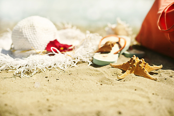 포토 JPG 해외이미지 커플 별 모래 바다 여행 백그라운드 컨셉 가방 자연 휴가 불가사리 어류 해변 사람없음 초록색 울타리 수건 태양 바구니 만 지갑 샌들 갑판 수집 휴양지 밀짚 보닛 단절 플로리다 해외202004 해외포토 자연요소 잡화 컬러 신발 배_교통 관계 자동차 극피동물 담장 위생용품 미국 수중동물 장소 짚 생태계 파일형식 이미지허브