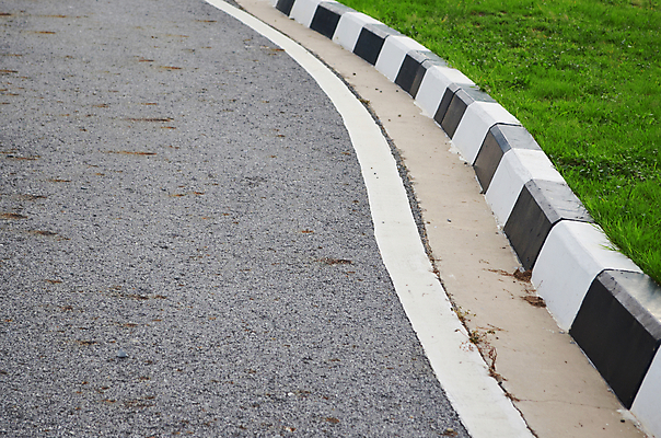 포토 JPG 해외이미지 모양 도로 길 선 백그라운드 컨셉 건축양식 자연 표면 거리 바닥 사람없음 야외 초록색 바위 도시 거친 보행로 계획 방향 질감 부드러움 땅바닥 방법 해외202004 해외포토 건축 컬러 교통시설 돌_바위 감각 생태계 파일형식 이미지허브