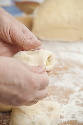 포토 JPG 해외이미지 전통 접시 문화 음식 백그라운드 채소 재료 부분 양파 치즈 감자 파슬리 건강 육류 어류 요리 사람없음 초록색 노란색 케이크 주방 식사 저녁식사 튀김 껍질 흰색 시골 신선 뜨거움 맛 굽기 허브 크림 준비 레시피 후추 점심식사 딜 채식주의자 핸드메이드 해외202004 해외포토 식물 식기 컬러 컨셉 식재료 디저트 유제품 수중동물 구이 향신료 채식 파일형식 이미지허브