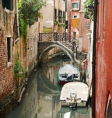 포토 JPG 해외이미지 여행 사람없음 건물 물 이탈리아 도시 보트 운하 베네치아 해외202004 해외포토 자연요소 건축물 유럽 배_교통 파일형식 이미지허브