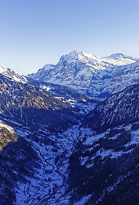 포토 JPG 해외이미지 겨울 하늘 휴가 산 풍경 경사 사람없음 파란색 햇빛 마을 계곡 흰색 스위스 알프스 베른 절정 조감도 해외202004 해외포토 계절 유럽 컬러 태양 파일형식 이미지허브