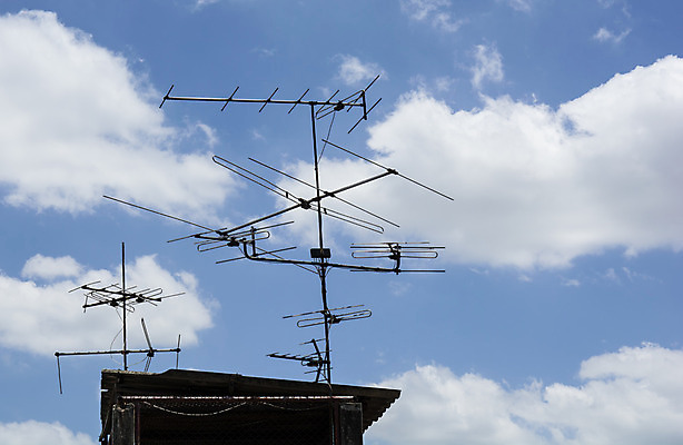 포토 JPG 해외이미지 구름 접시 실루엣 파도 인터넷 통신 하늘 안테나 그림자 사람없음 파란색 스마트폰 우주 디지털 텔레비전 자료 웹 힘 인공위성 과학기술 네트워크 접속 무선전화기 수화기 사인 라디오 신호 상승 방송 시스템 다운로드 목소리 전송 소통 스파이 접수 채널 셀룰러 해외202004 해외포토 자연요소 식기 바다 컬러 컨셉 기술 촬영기법 전자제품 핸드폰 스마트기기 전화기 파일형식 이미지허브