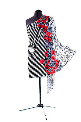 포토 JPG 해외이미지 모델 디자인 드레스 옷 여자 패턴 새로움 사람없음 유행 직물 고급 우아함 마네킹 바느질 재단 고립 스타일 해외202004 해외포토 컨셉 무늬 사람 파일형식 이미지허브