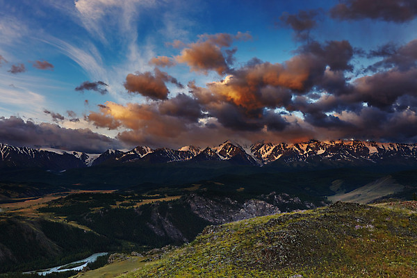 포토 JPG 해외이미지 구름 여행 자연 하늘 아침 산 파노라마 풍경 사람없음 야외 초록색 물 여름 파란색 강 컬러풀 일출 환경 계곡 새벽 숲 큼 언덕 빙하 러시아 암초 산악지대 시베리아 웅장함 절정 눈내림 해외202004 해외포토 주간 자연요소 계절 유럽 컬러 눈_날씨 촬영기법 노을 크기 생태계 파일형식 이미지허브