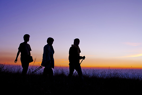 포토 JPG 해외이미지 실루엣 아시아 여행 자국 태국 자연 산 사람 동양인 풍경 사람없음 야외 친구 일출 일몰 산책 트래킹 하이킹 가을 그룹 언덕 바둑 내추럴 하이커 해외202004 해외포토 계절 나라 관계 놀이 레저 휴식 촬영기법 인종 노을 생태계 파일형식 이미지허브