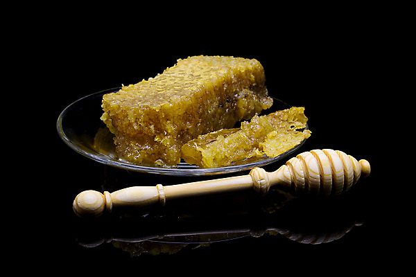 포토 JPG 해외이미지 꽃 음식 백그라운드 재료 자연 유리 디저트 건강 사람없음 목재 약 노란색 주방 숟가락 흐름 흰색 신선 항아리 투명 액체 막대기 사발 황금 붓기 달콤 맛 떨어짐 아침식사 냄비 상품 설탕 먹기 오브젝트 국자 유기농 시럽 꿀 벌집 내추럴 고립 밀랍 어려움 해외202004 해외포토 나무 식물 웰빙 컬러 컨셉 의학 모션 재질 주방용품 수저 식사 도자기 사기그릇 솥 생태계 파일형식 이미지허브