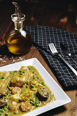 포토 JPG 해외이미지 접시 음식 백그라운드 다이어트 채소 조개 새우 건강 어류 요리 사람없음 목재 초록색 식당 식사 저녁식사 시골 신선 맛 먹기 해산물 점심식사 스페인어 핸드메이드 해외202004 해외포토 나무 식기 컬러 컨셉 재료 모션 어패류 갑각류 상점 수중동물 파일형식 이미지허브