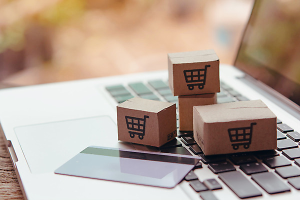 포토 JPG 해외이미지 산업 종이 컨셉 돈 인터넷 비즈니스 주택 사람없음 노트북 쇼핑 세일 상점 디지털 웹 카트 화물 신용카드 시장 구매 상품 가격 사이버 상업 소매 온라인 물류 전자상거래 매각 목록 무료 공급 해외202004 해외포토 건물 금융 전자제품 운송업 재산 파일형식 이미지허브